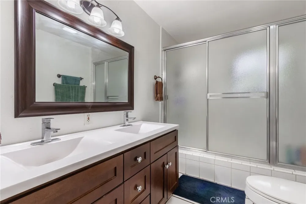 9340 Burnet North Hills, CA 91343