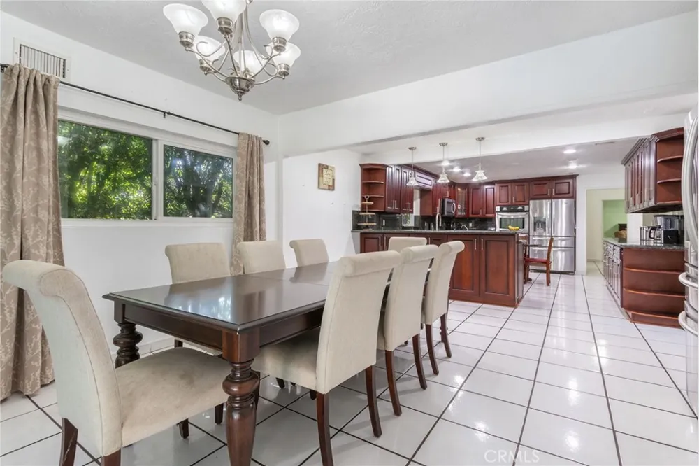 9340 Burnet North Hills, CA 91343