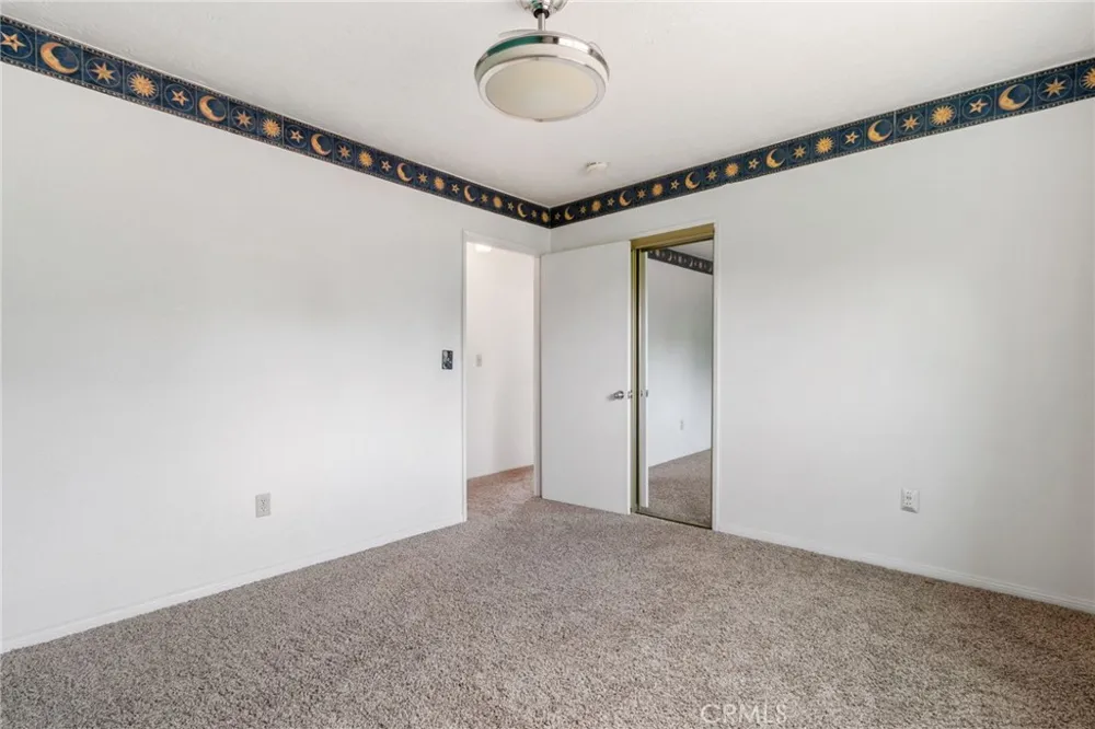 9340 Burnet North Hills, CA 91343