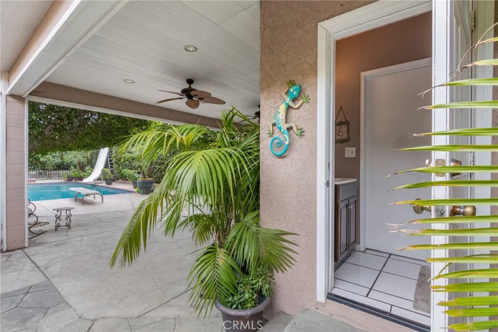 9340 Burnet North Hills, CA 91343