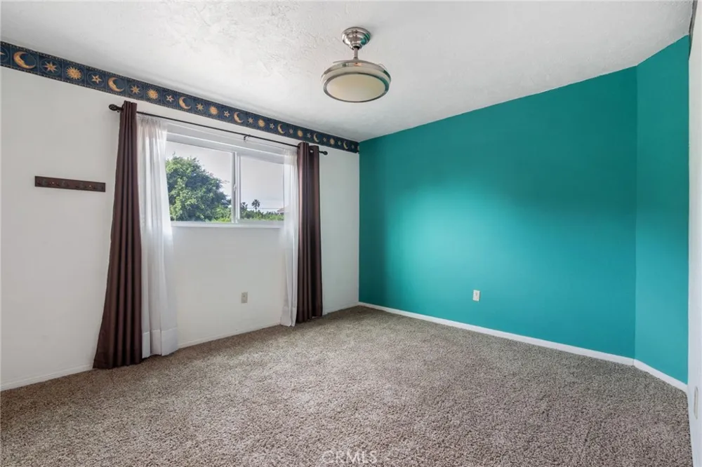 9340 Burnet North Hills, CA 91343