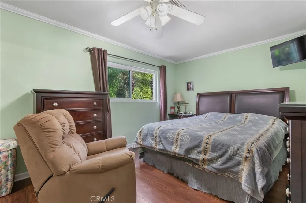 9340 Burnet North Hills, CA 91343
