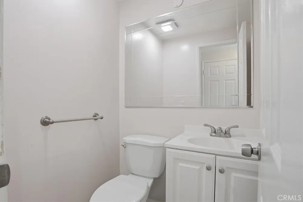 19208 Avenue Of The Oaks #G Newhall, CA 91321