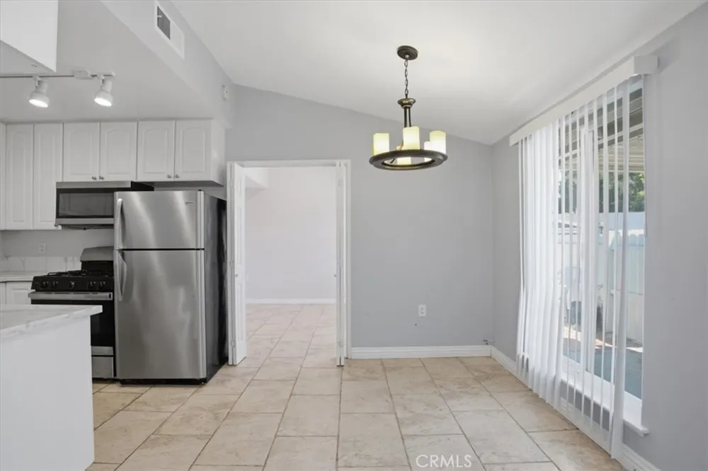 19208 Avenue Of The Oaks #G Newhall, CA 91321