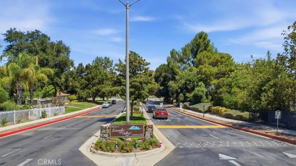 19208 Avenue Of The Oaks #G Newhall, CA 91321