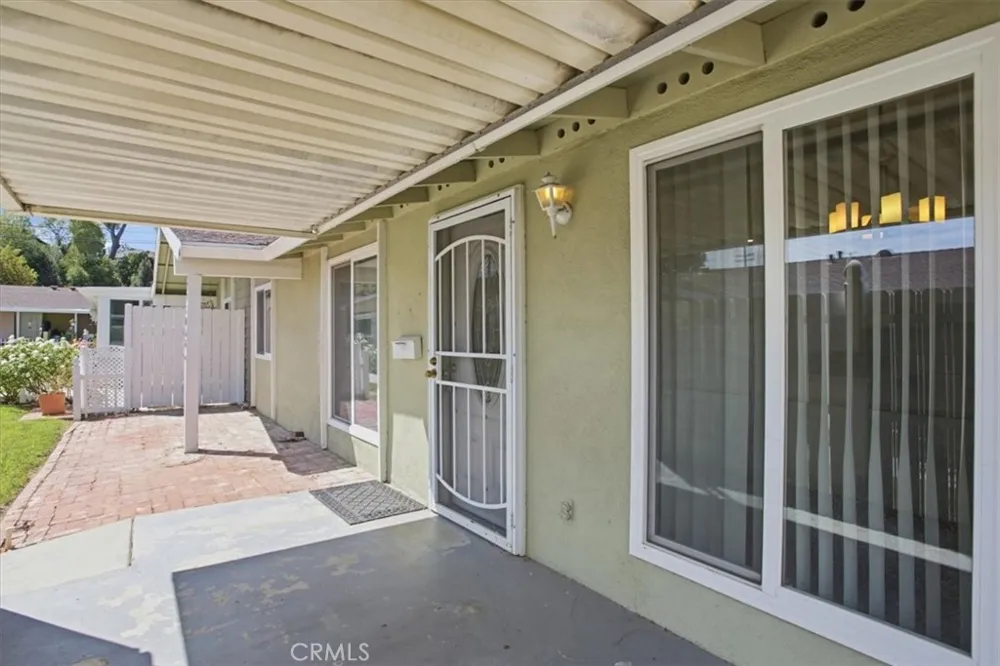 19208 Avenue Of The Oaks #G Newhall, CA 91321