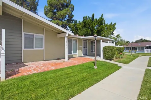 19208 Avenue Of The Oaks #G