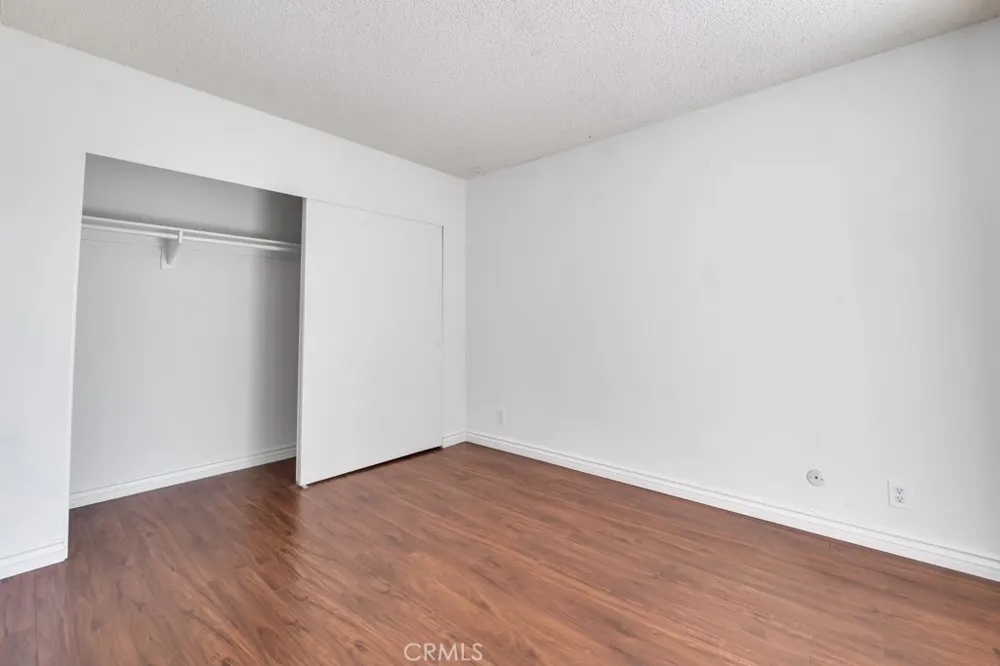 20155 Keswick #211 Los Angeles, CA 91306