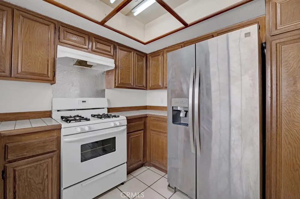 20155 Keswick #211 Los Angeles, CA 91306