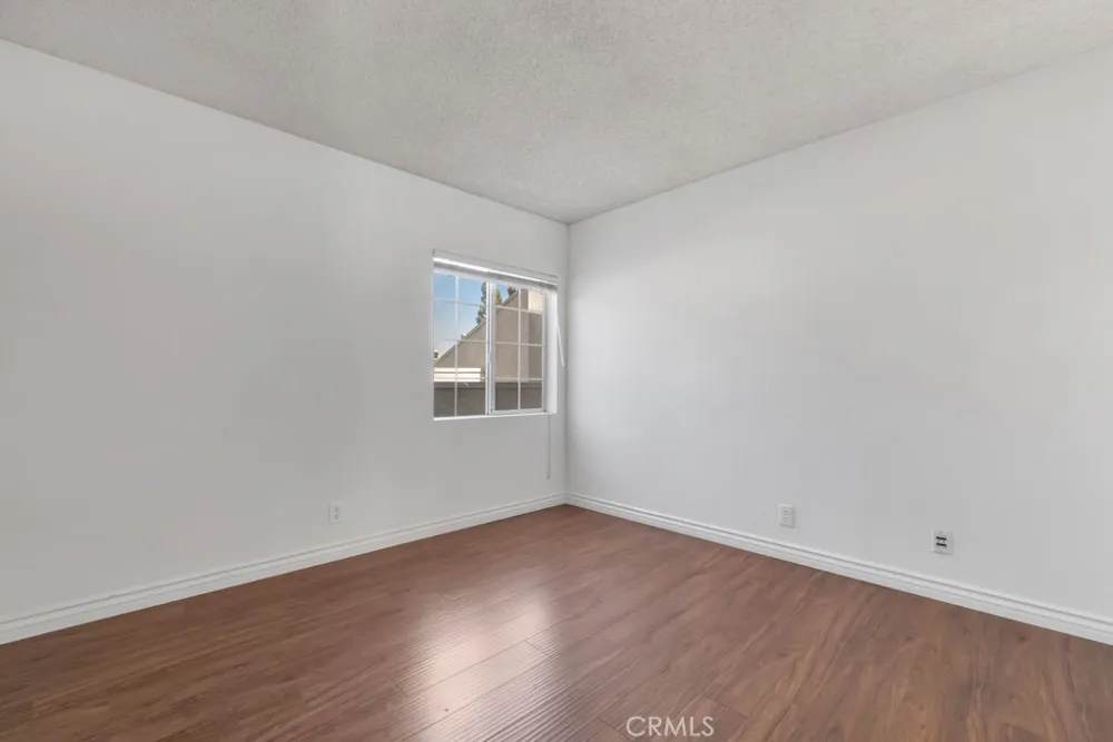 20155 Keswick #211 Los Angeles, CA 91306