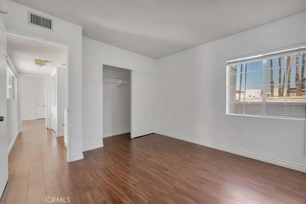 20155 Keswick #211 Los Angeles, CA 91306