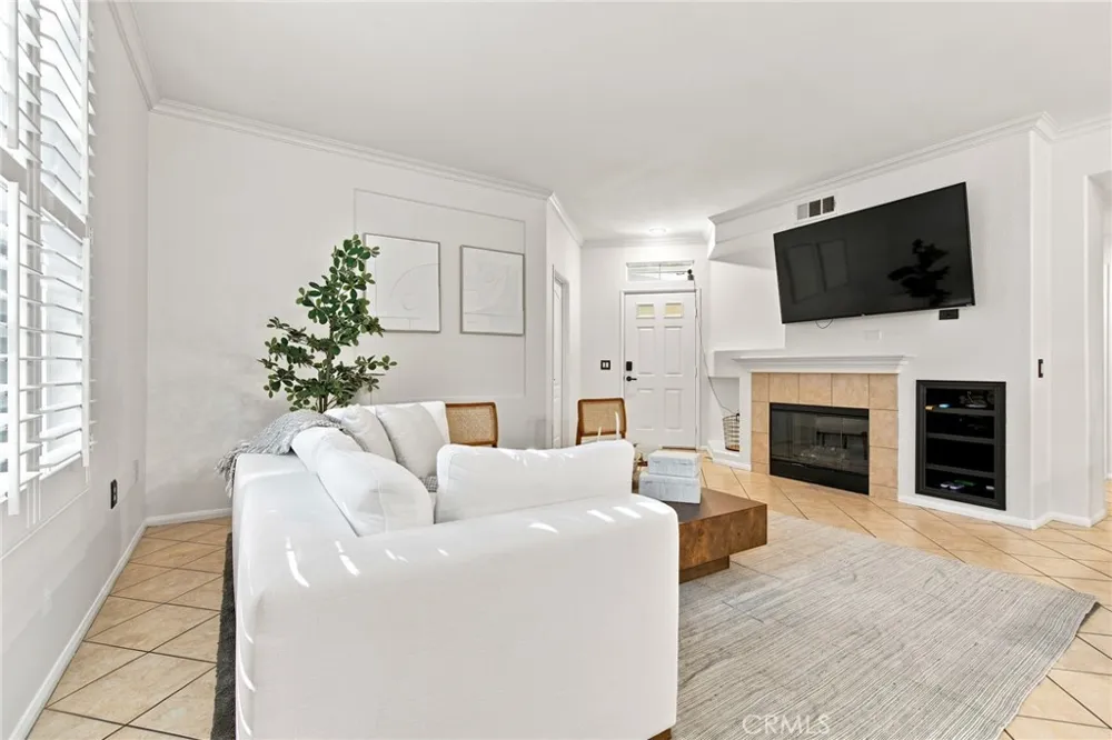 17983 Lost Canyon #113 Canyon Country, CA 91387
