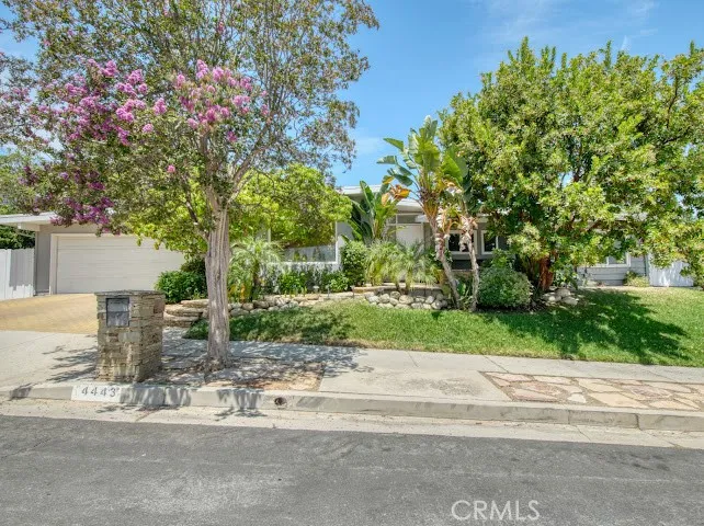 4443 Callada Tarzana, CA 91356