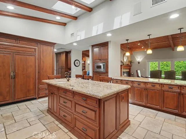 4443 Callada Tarzana, CA 91356
