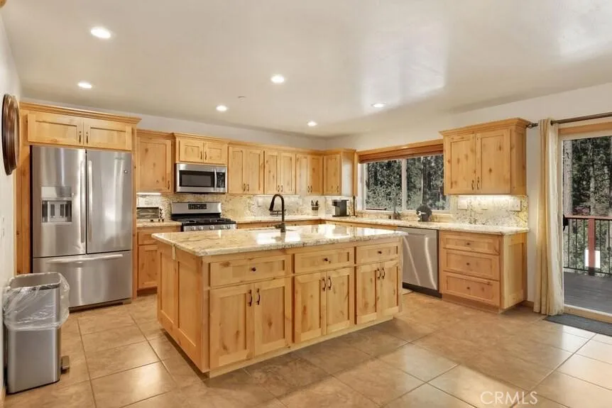 390 Canvasback Rd Big Bear Lake, CA 92315