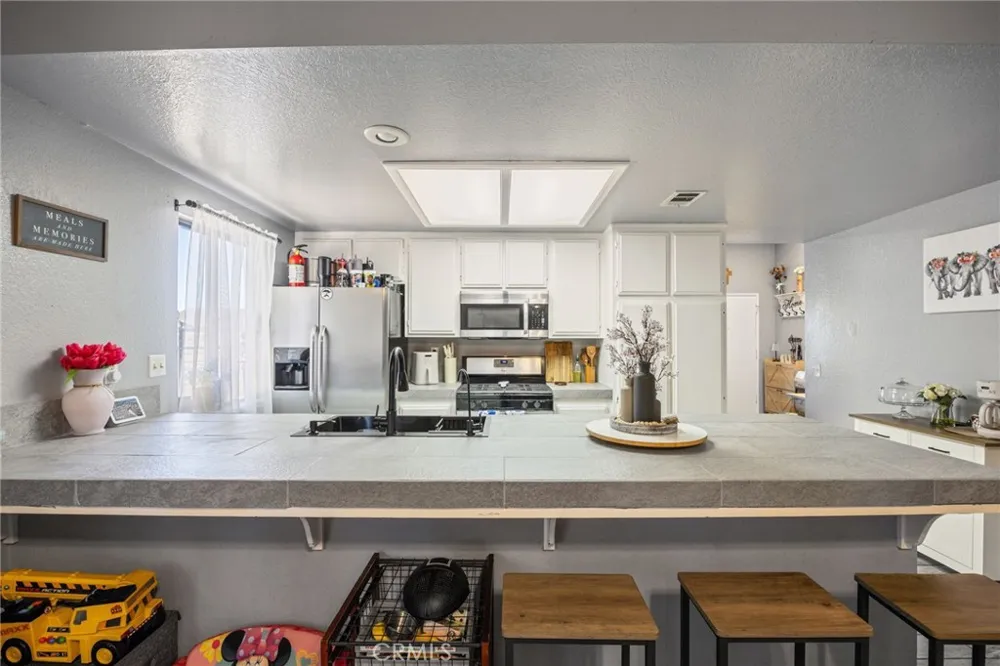 37947 Janus Drive Palmdale, CA 93550