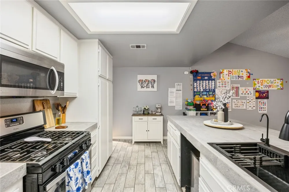 37947 Janus Drive Palmdale, CA 93550
