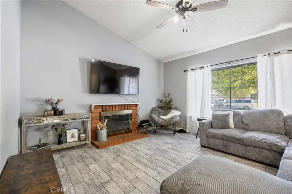37947 Janus Drive Palmdale, CA 93550