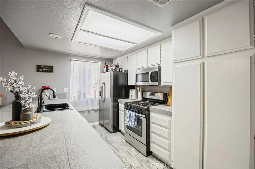37947 Janus Drive Palmdale, CA 93550