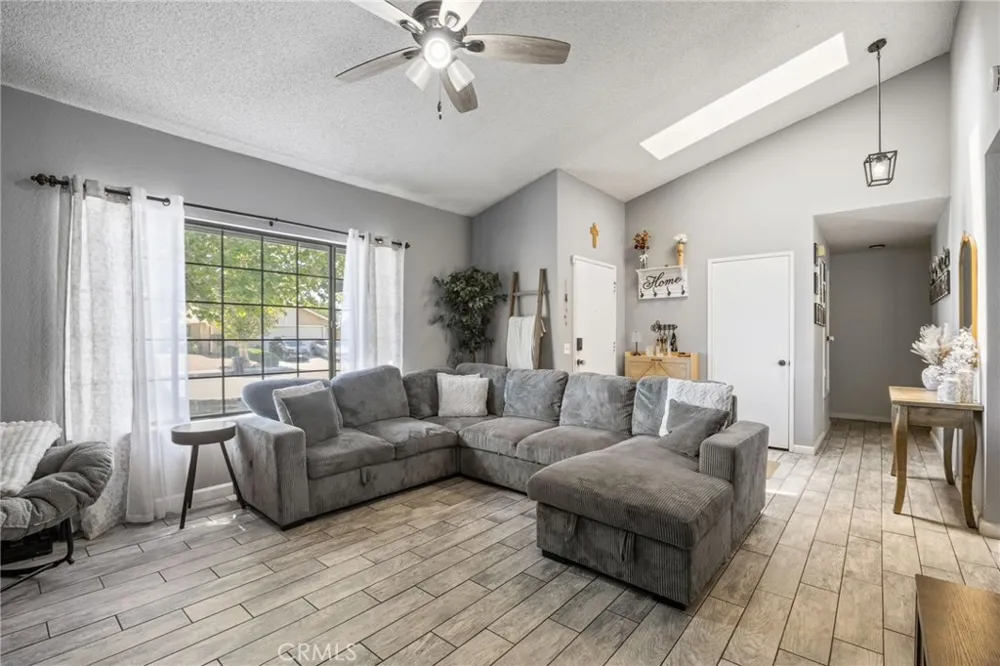 37947 Janus Drive Palmdale, CA 93550