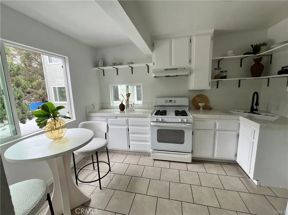 1826 SILVER LAKE Silver Lake, CA 90026