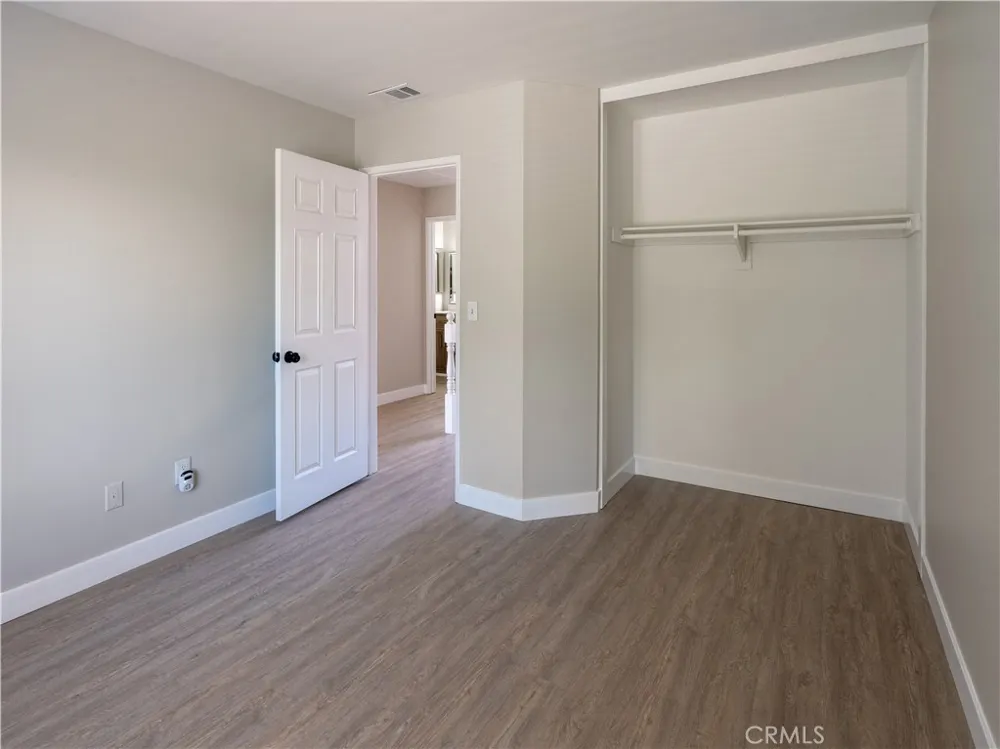 28102 Bob White Circle #4 Saugus, CA 91350