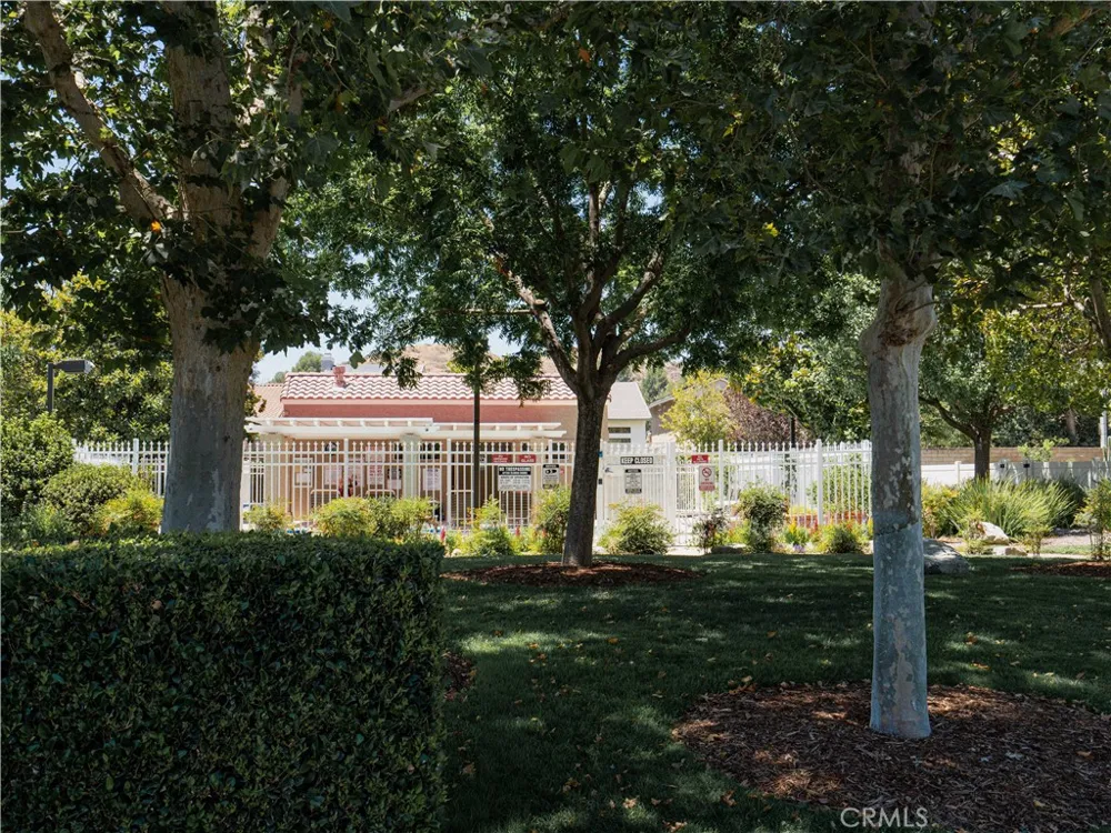 28102 Bob White Circle #4 Saugus, CA 91350