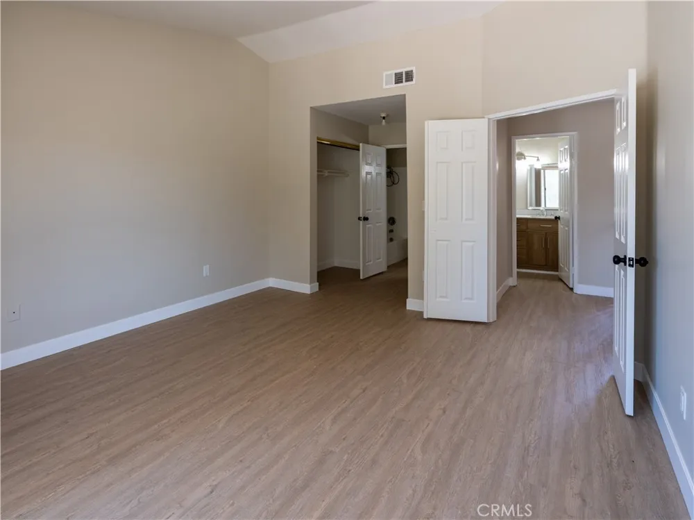 28102 Bob White Circle #4 Saugus, CA 91350