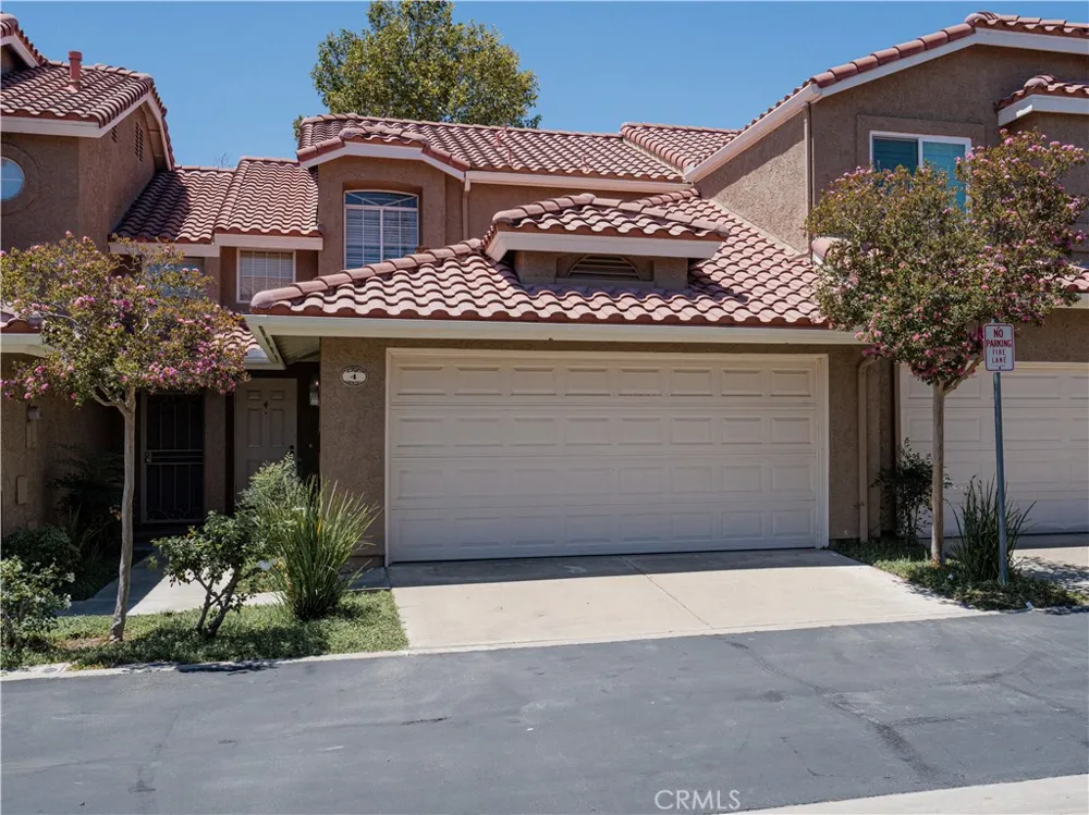 28102 Bob White Circle #4 Saugus, CA 91350