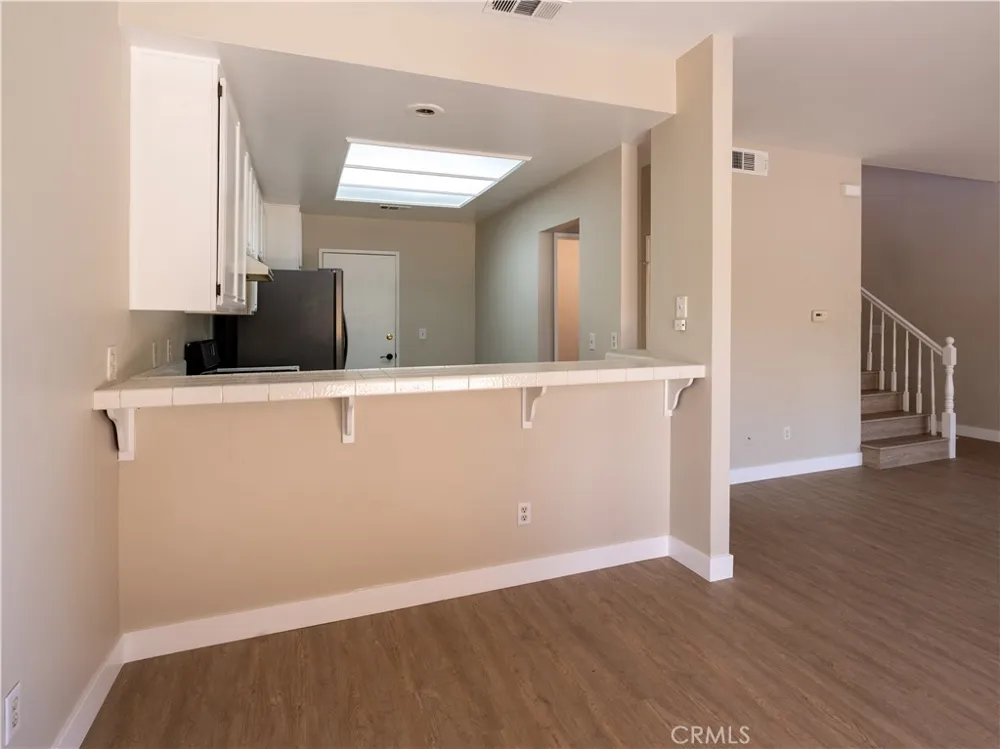 28102 Bob White Circle #4 Saugus, CA 91350
