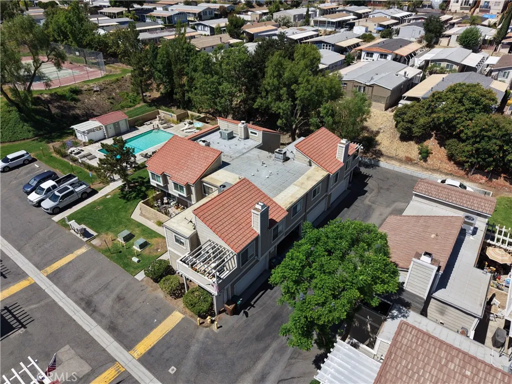 31371 The old Rd #E Castaic, CA 91384