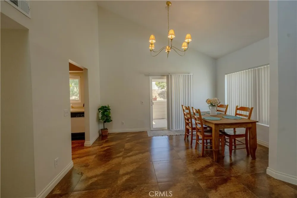 31371 The old Rd #E Castaic, CA 91384