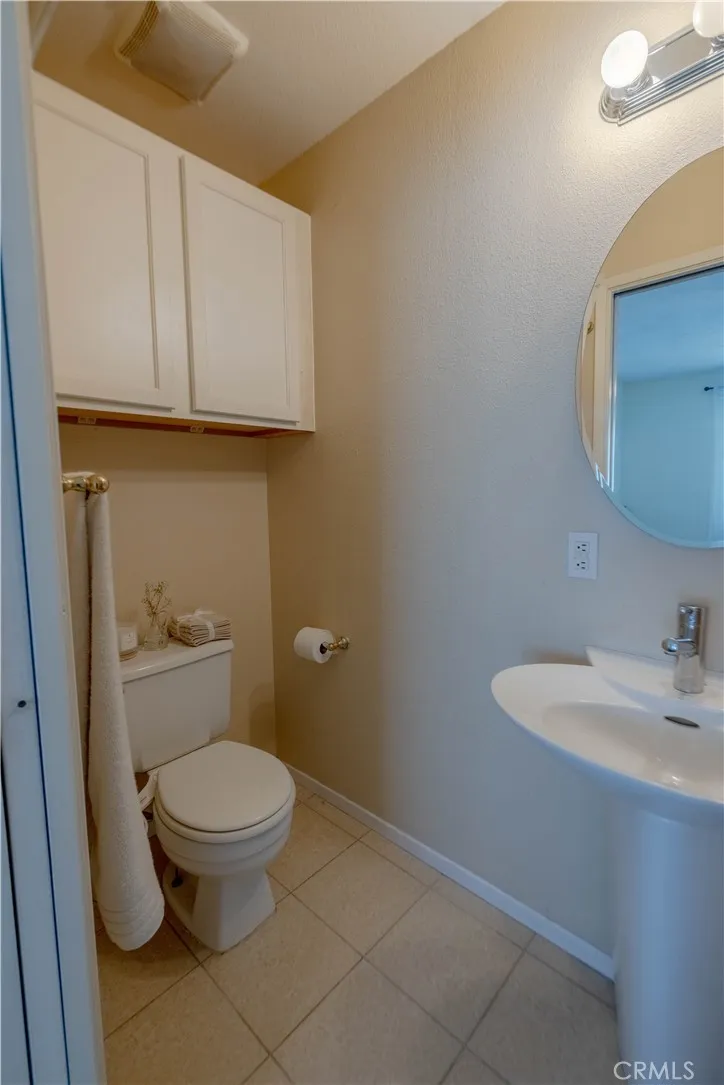 31371 The old Rd #E Castaic, CA 91384