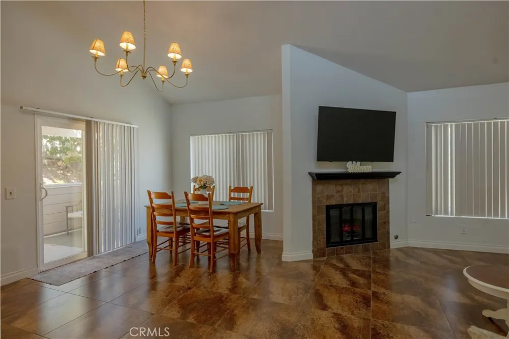 31371 The old Rd #E Castaic, CA 91384