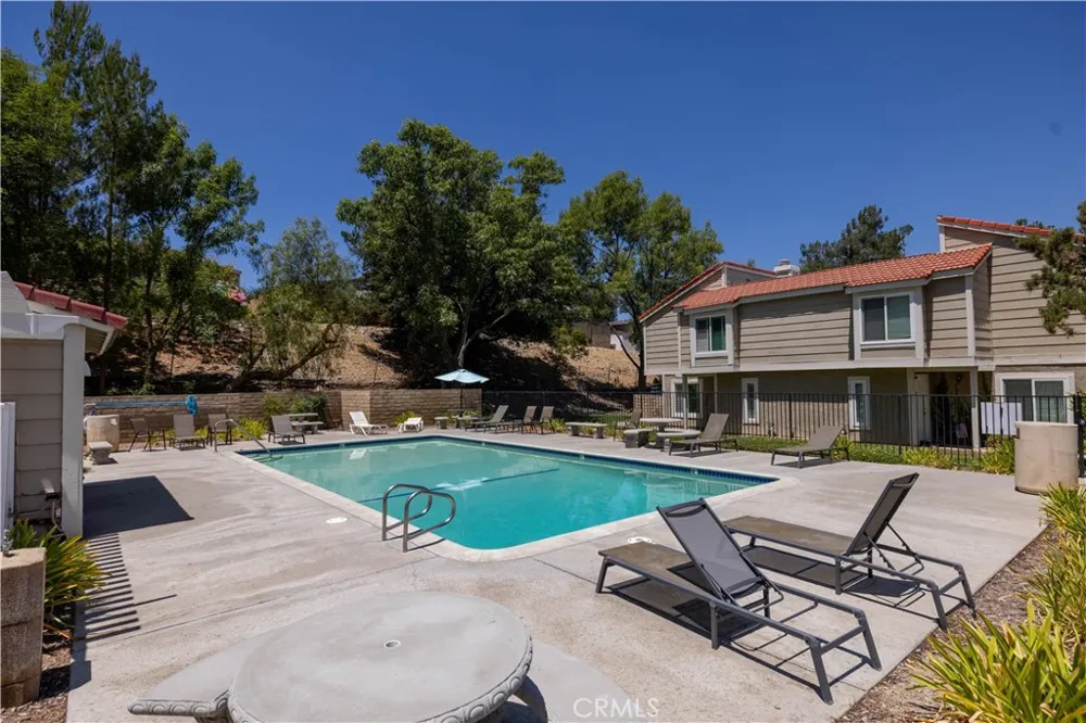 31371 The old Rd #E Castaic, CA 91384