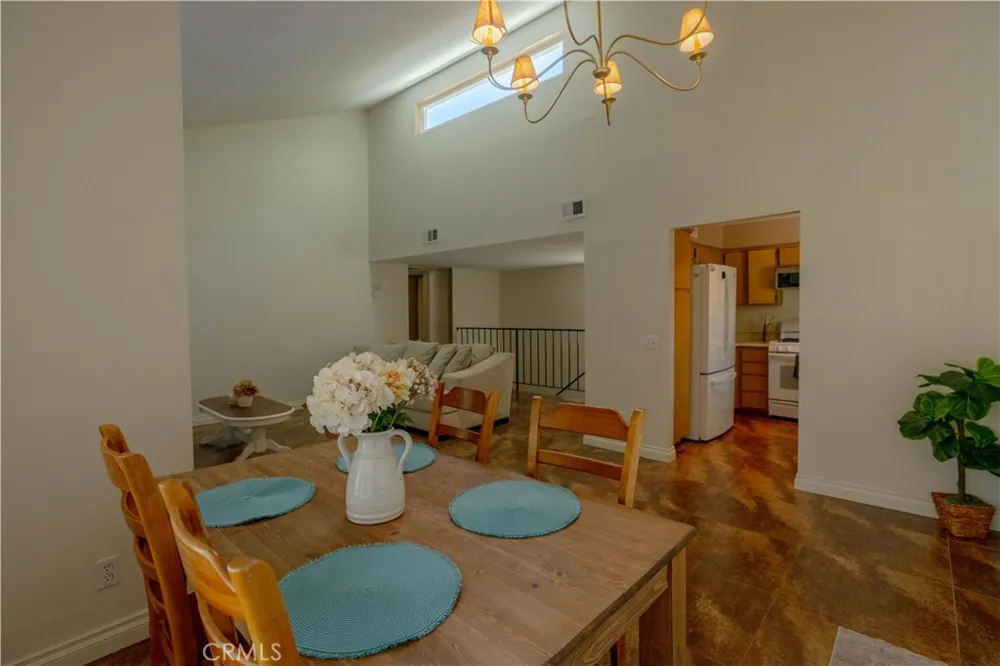 31371 The old Rd #E Castaic, CA 91384