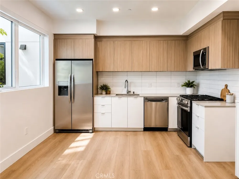 12078 Guerin Street #108 Studio City, CA 91604