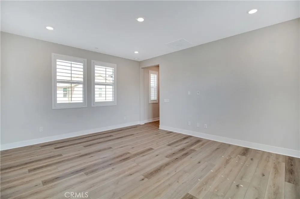 27031 California Court Valencia, CA 91381