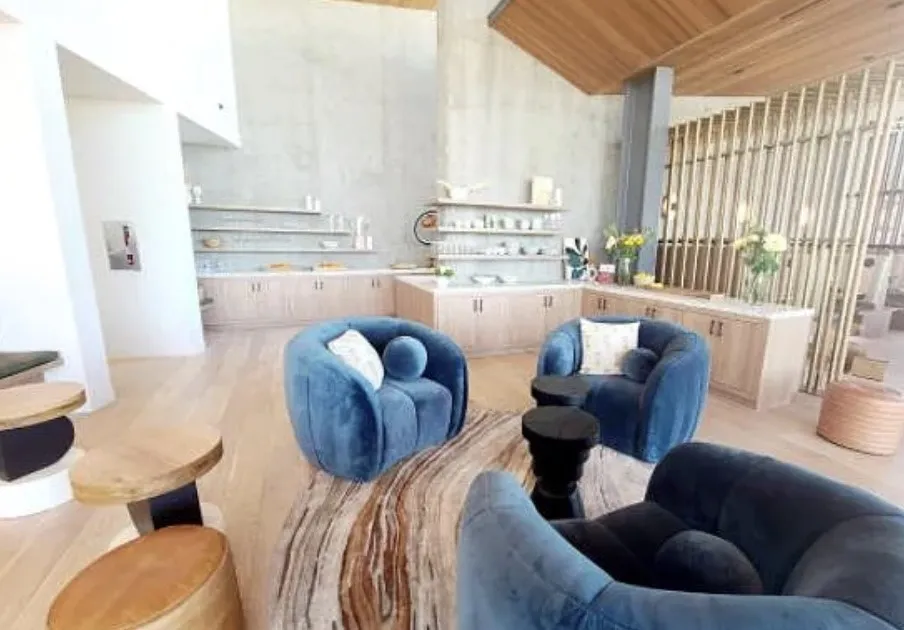 27031 California Court Valencia, CA 91381