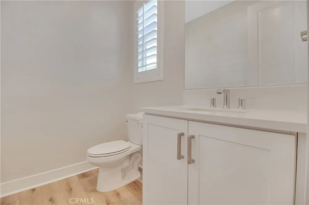 27031 California Court Valencia, CA 91381