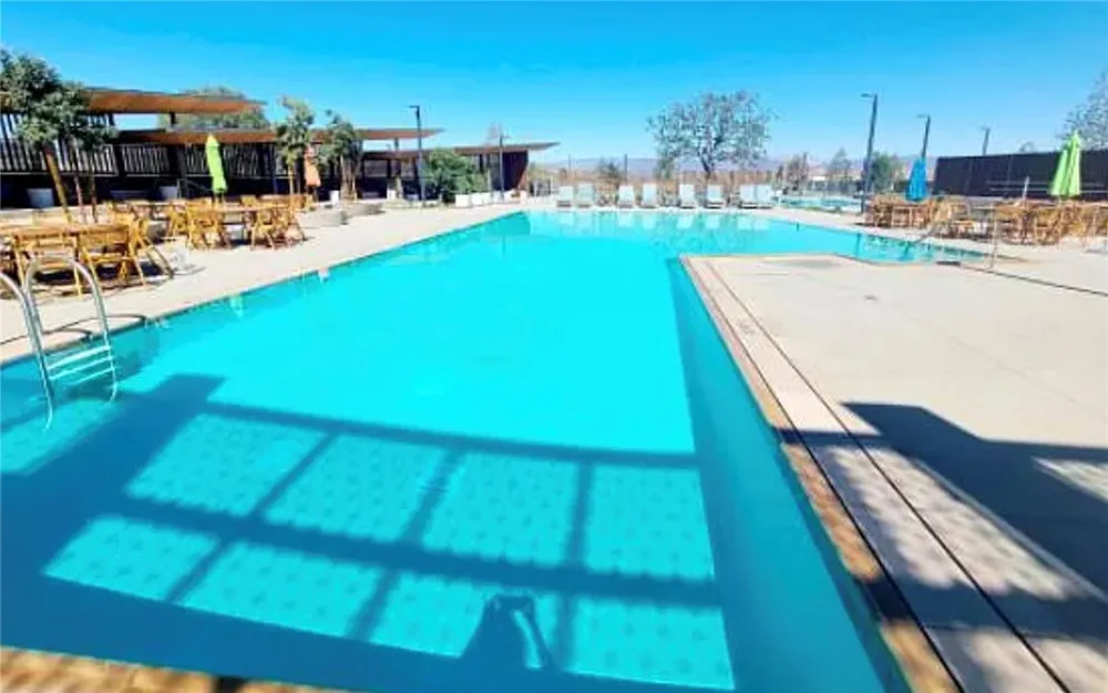 27031 California Court Valencia, CA 91381