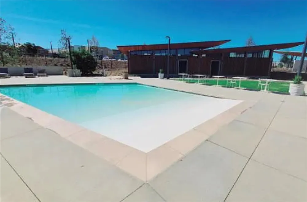 27031 California Court Valencia, CA 91381