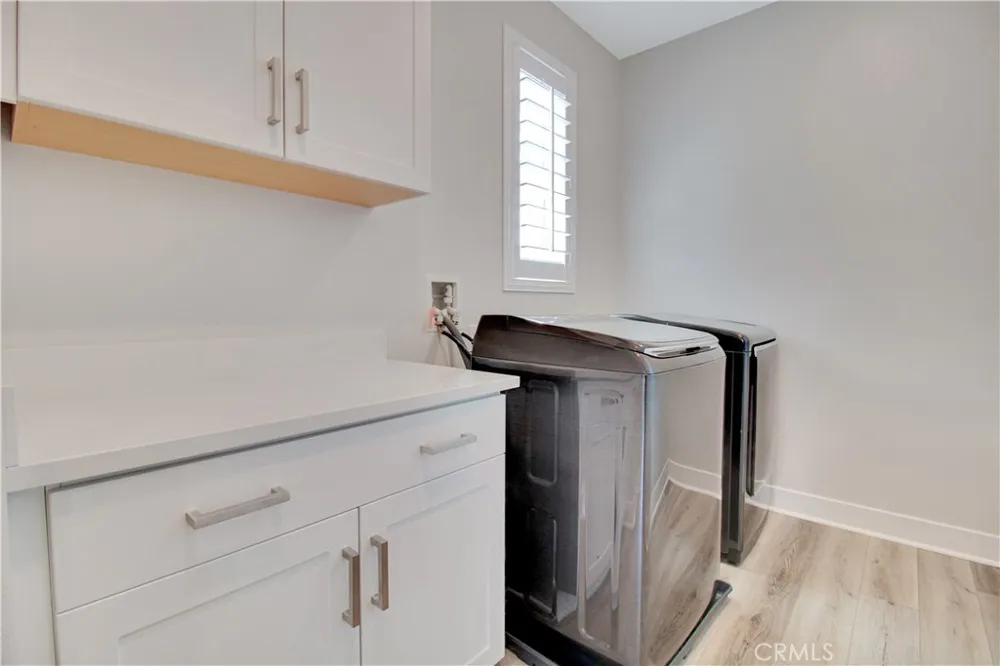27031 California Court Valencia, CA 91381