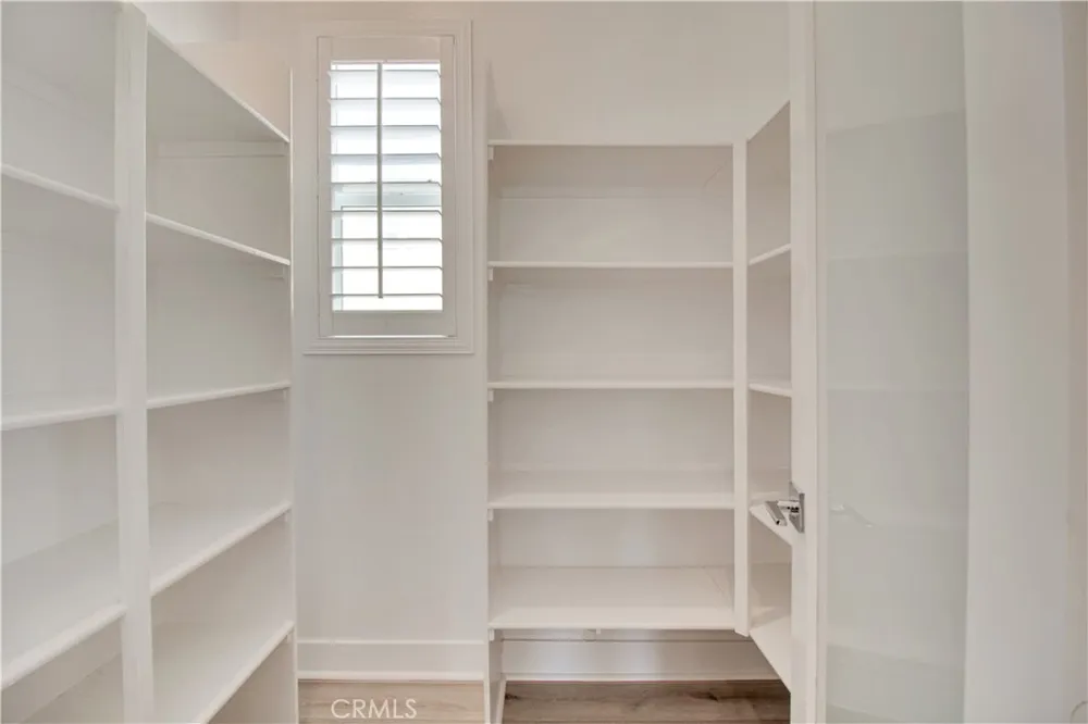 27031 California Court Valencia, CA 91381