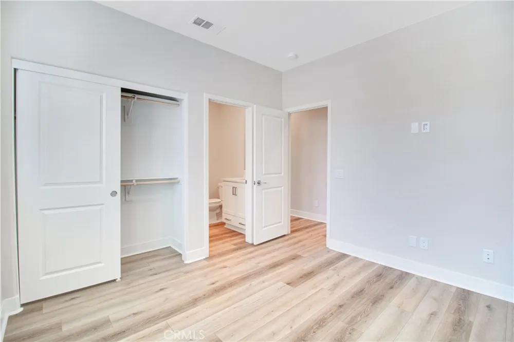 27031 California Court Valencia, CA 91381