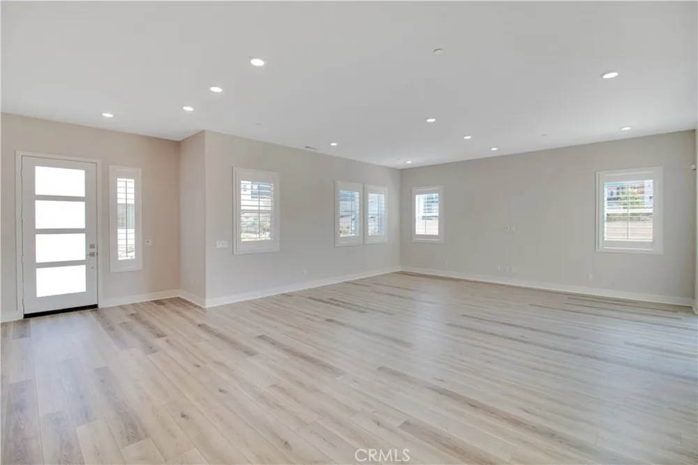 27031 California Court Valencia, CA 91381