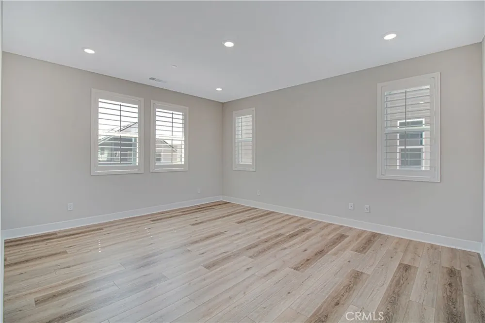 27031 California Court Valencia, CA 91381