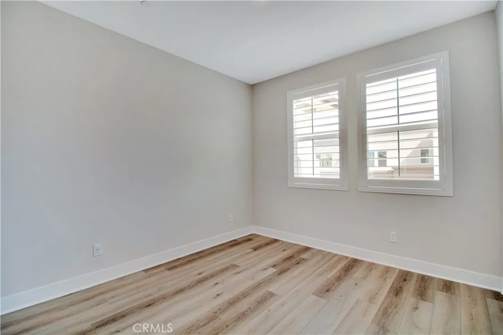 27031 California Court Valencia, CA 91381
