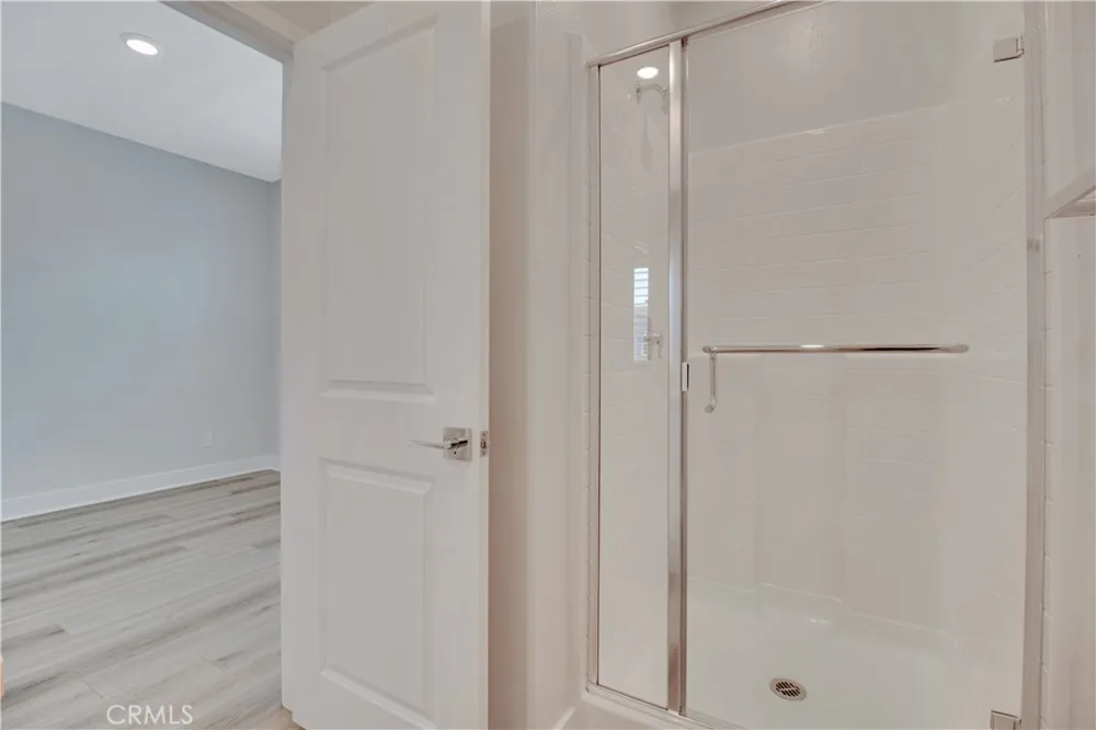 27031 California Court Valencia, CA 91381