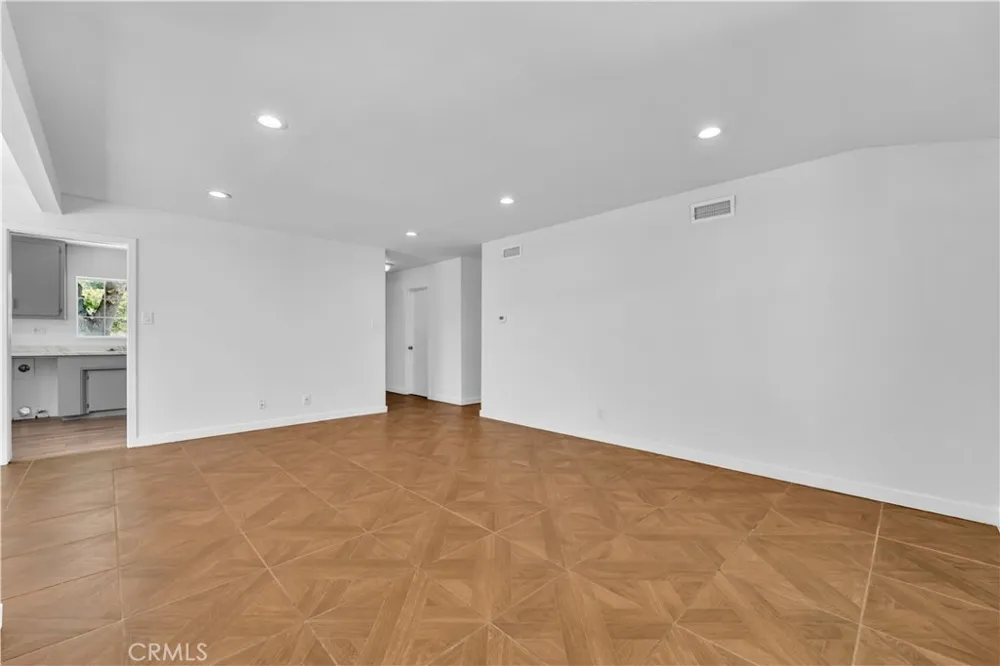 44933 16th W Lancaster, CA 93534